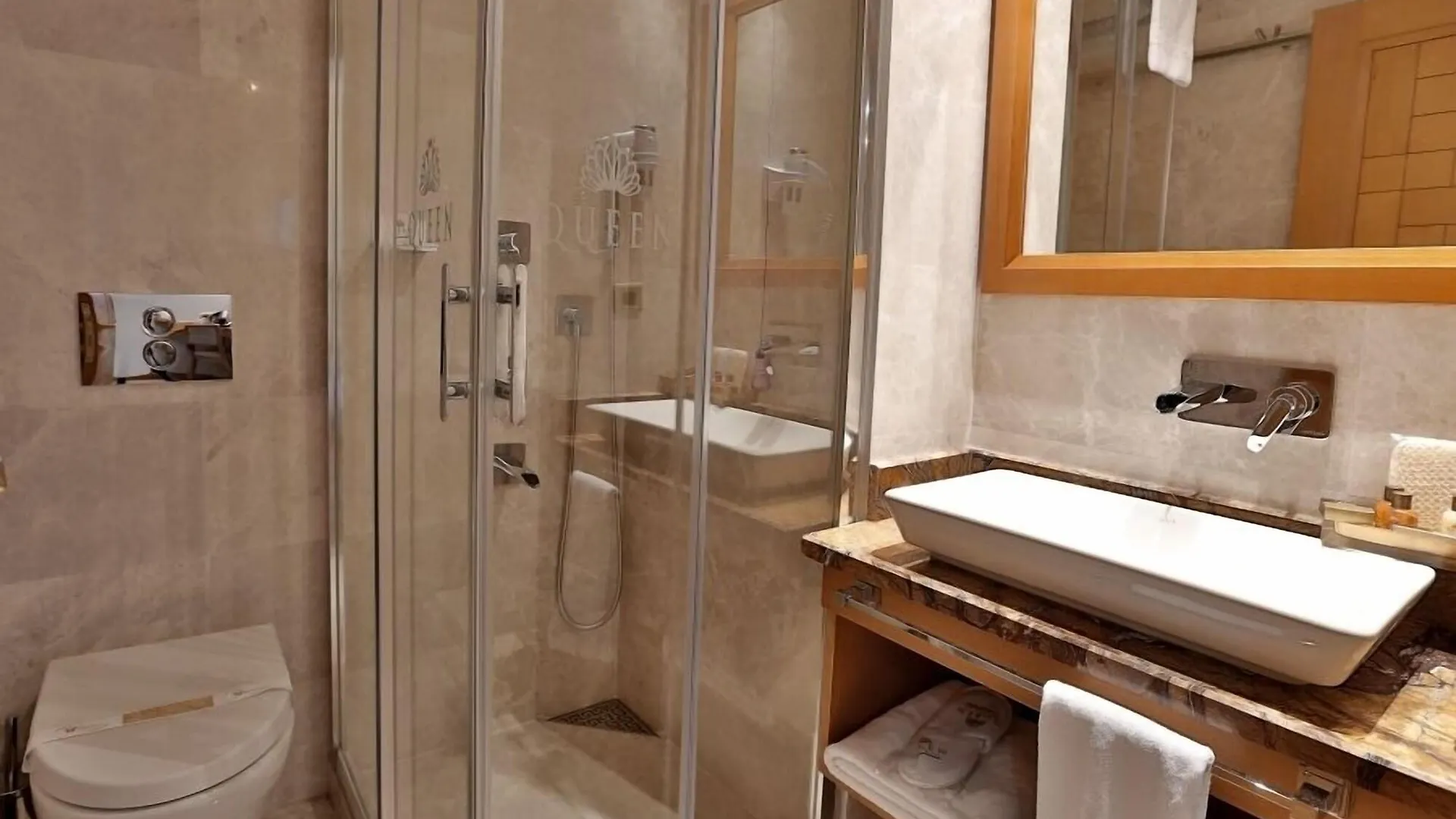 Queen Hotel & Spa Istanbul 4*,  Turkey