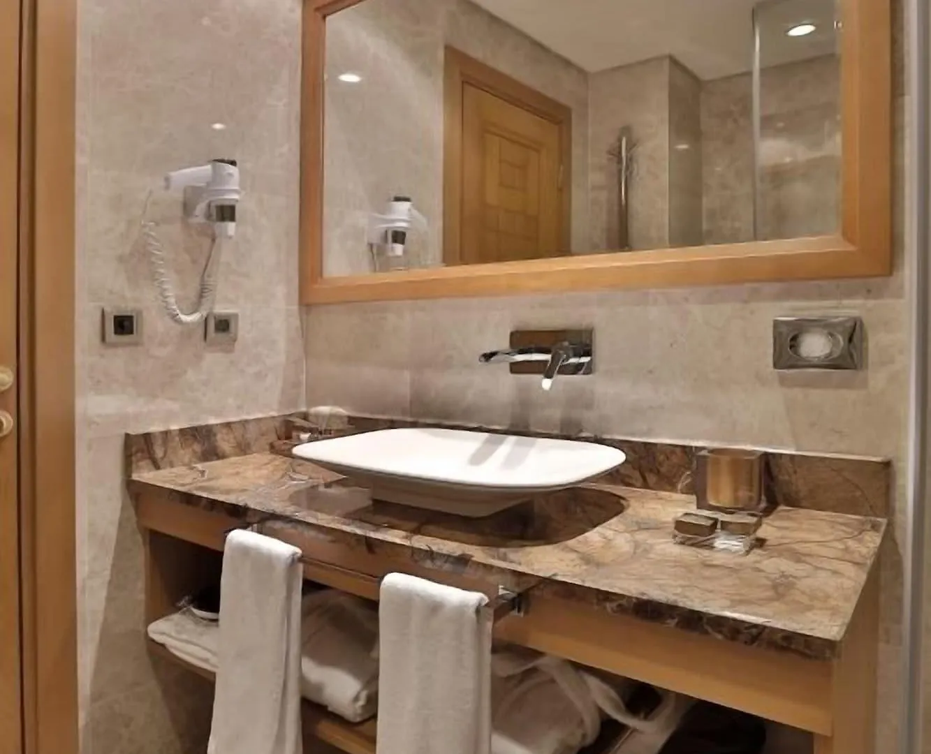 Queen Hotel & Spa Istanbul 4*,