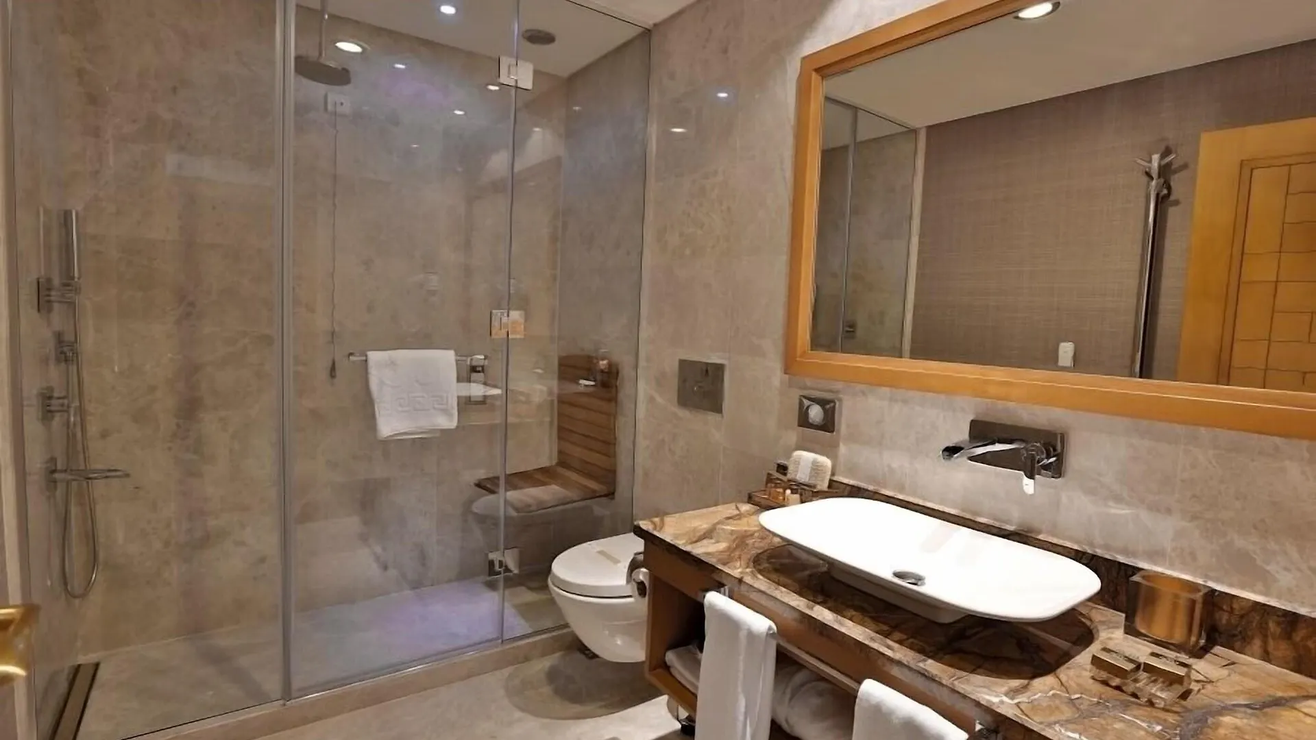****  Queen Hotel & Spa Istanbul Turkey